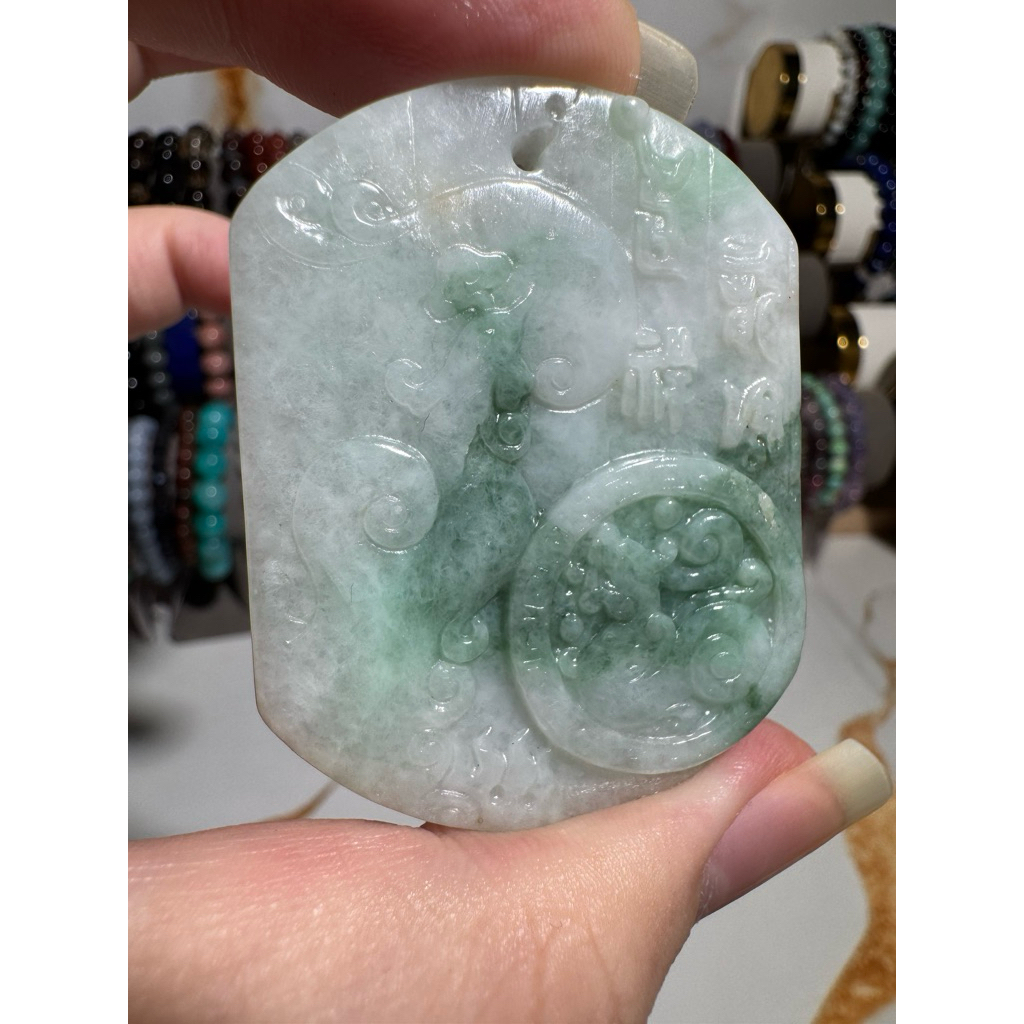 Liontin Giok White mix blue Floating Ancient Qilin & Ruyi