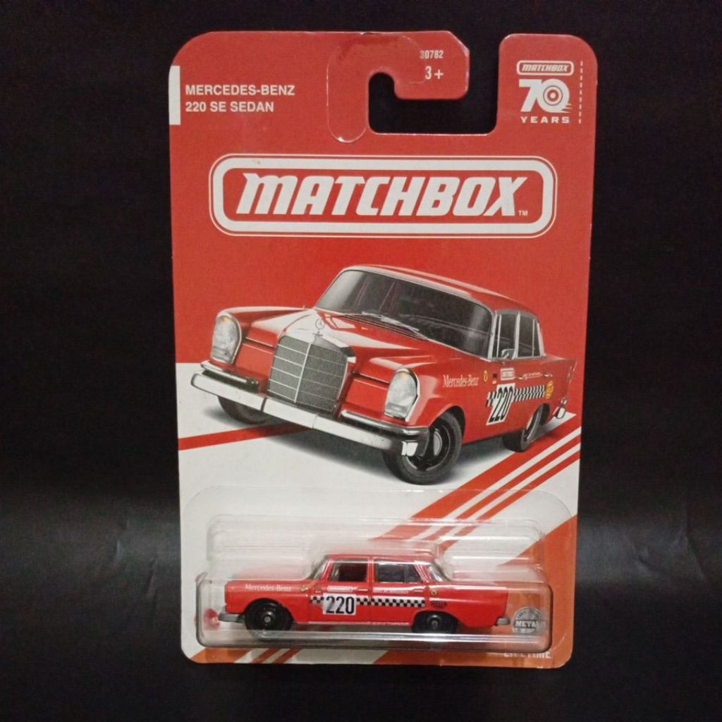 Matchbox Mercedes Benz 220SE sedan merah