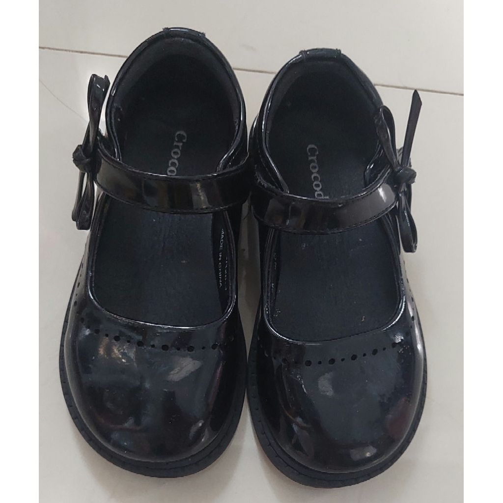 Preloved Sepatu Anak Perempuan Hitam Crocodile