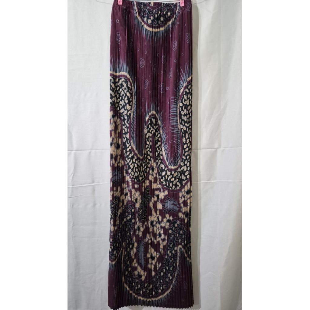 Preloved Rok Batik Plisket Burgundy