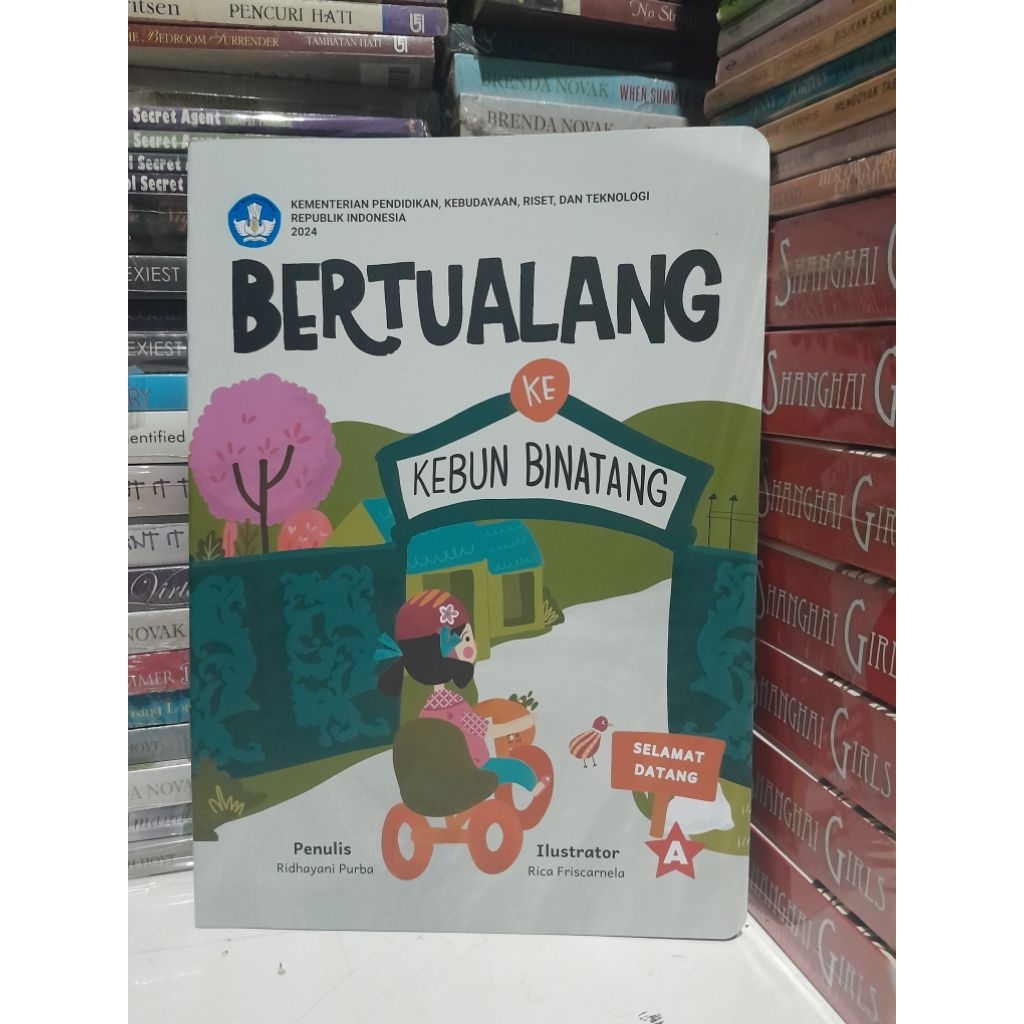 Buku Cerita Anak : Bertualang ke Kebun Binatang.