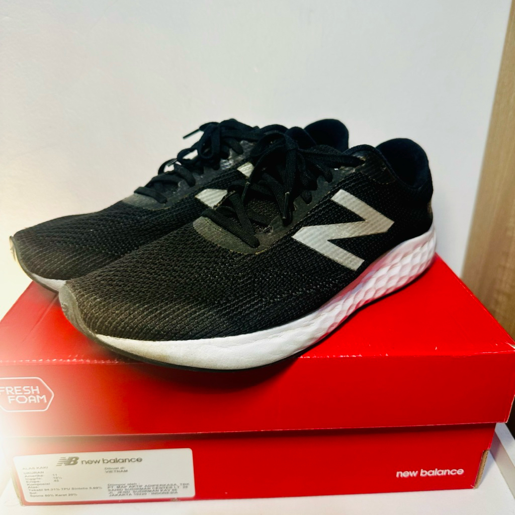New Balance Running Course Sepatu Lari 100% Original asli US11 UK10.5 EU45 preloved second with box