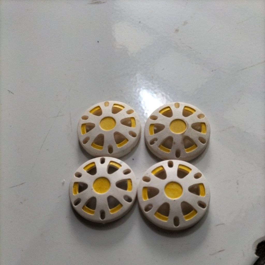 weldop Rebecca lubang 6 untuk miniatur truk plastik dapet 4biji weldop