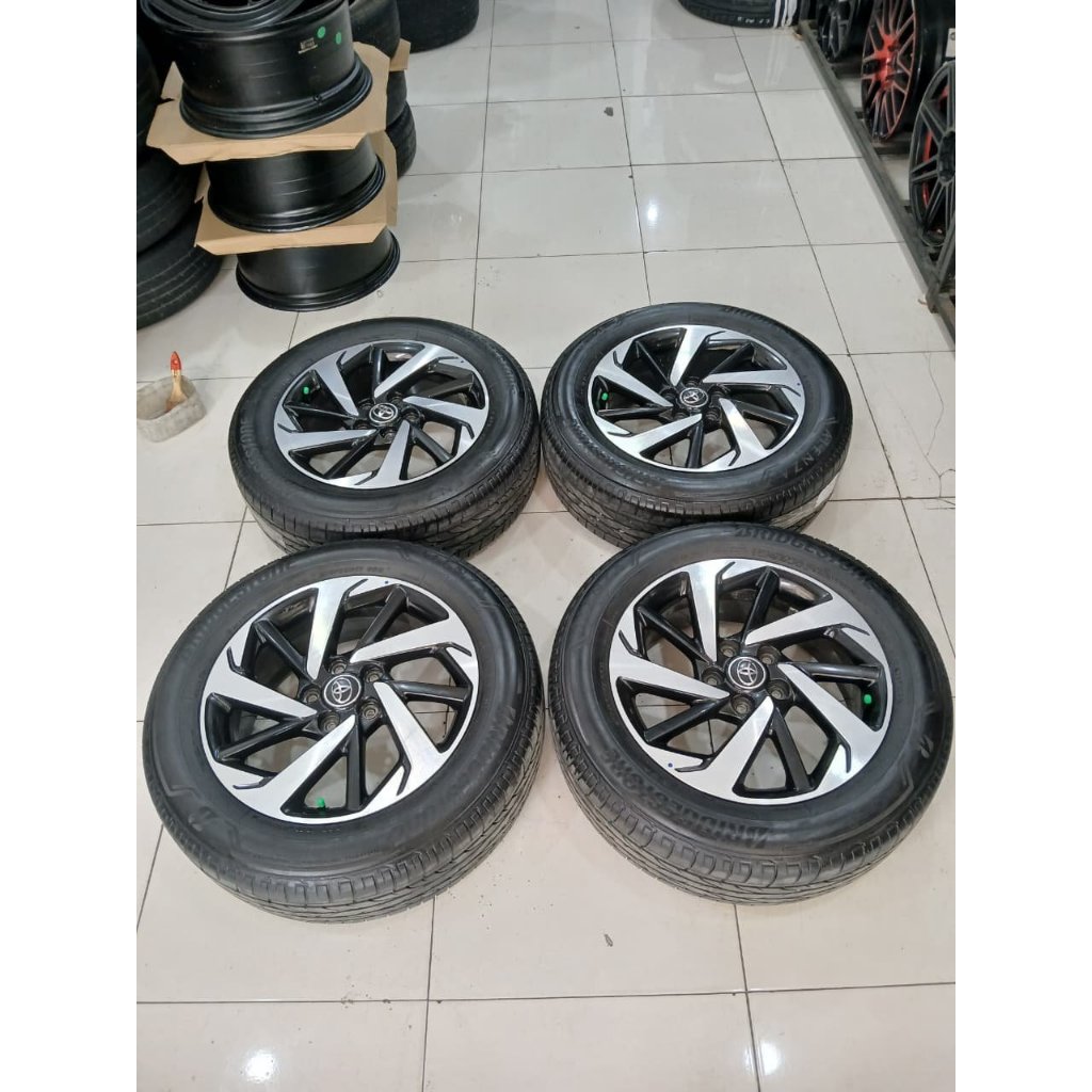 velg mobil bekas std rush ring 17 pcd 5x114,3 lebar 6,5 ET 50 cocok untuk Rush Terios Inova