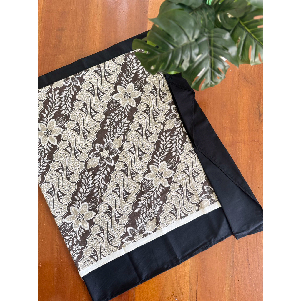 Kamen Setengah Jadi Anak Batik