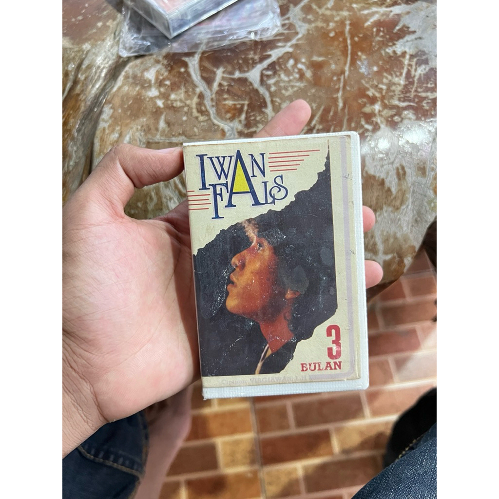 kaset pita iwan fals 3 bulan (langka)