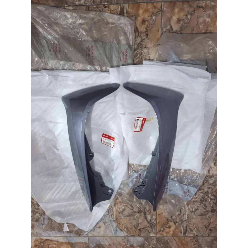 Cover sayap tebeng sebeng depan Honda supra x100 x 100 old lama abu abu grey original ahm honda 6443