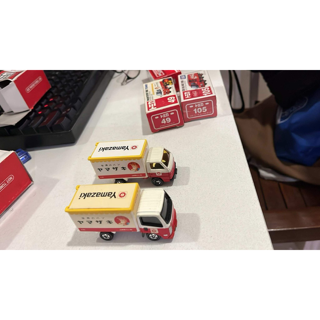 TOMICA TRUCK YAMAZAKI