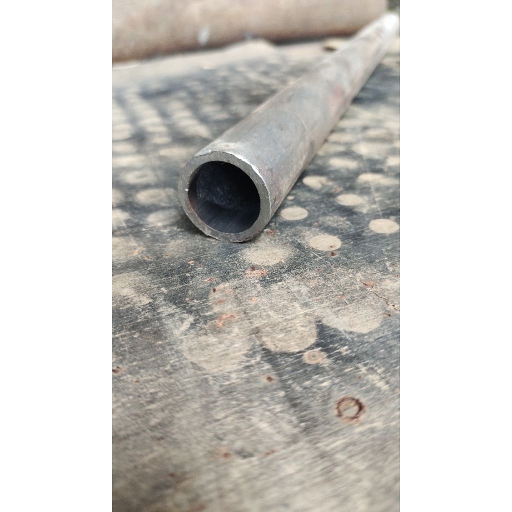 Pipa Besi Seamless Od 30 mm Id 24 mm Panjang 57 cm