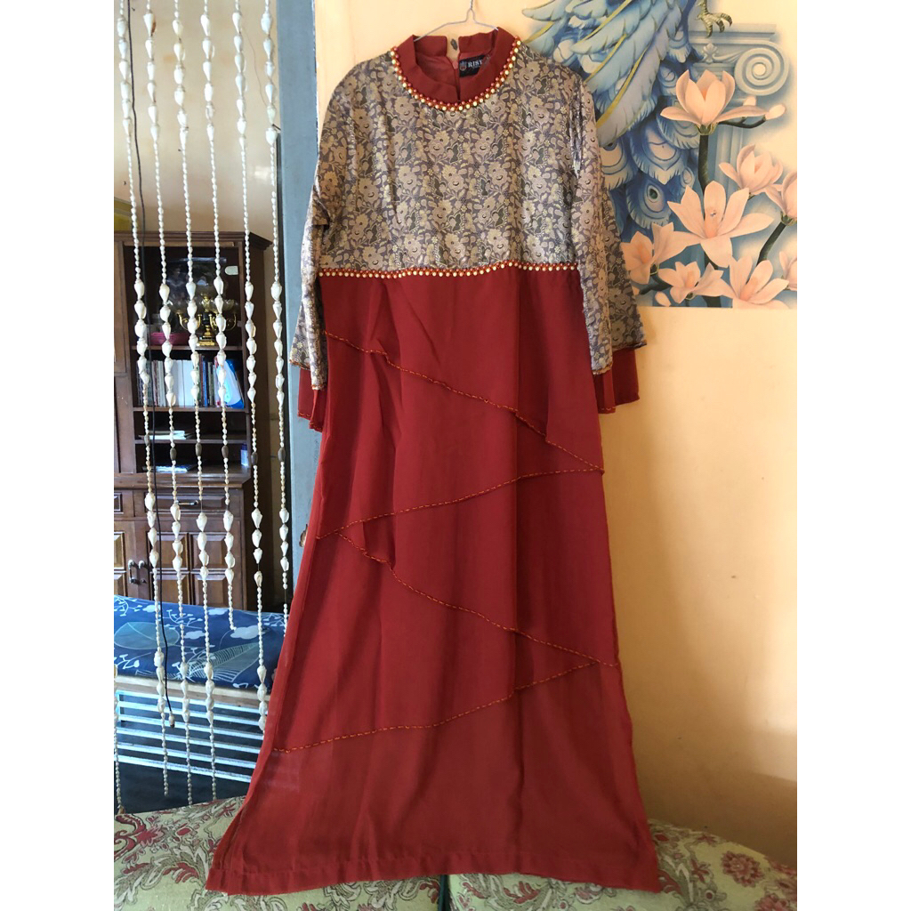 PRELOVED GAMIS BUNGA MERAH BATA