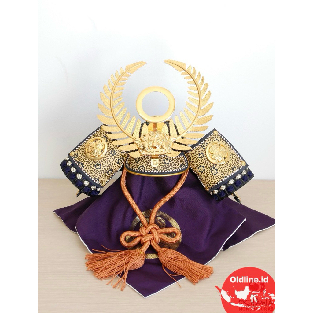 Samurai Kabuto Helmet Date Masamune 30cm –Helm Samurai Jepang / Yoroi Kabuto Display