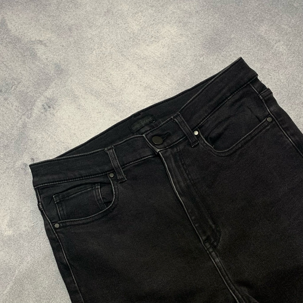 Celana Uniqlo Jeans Heattech Woman 28