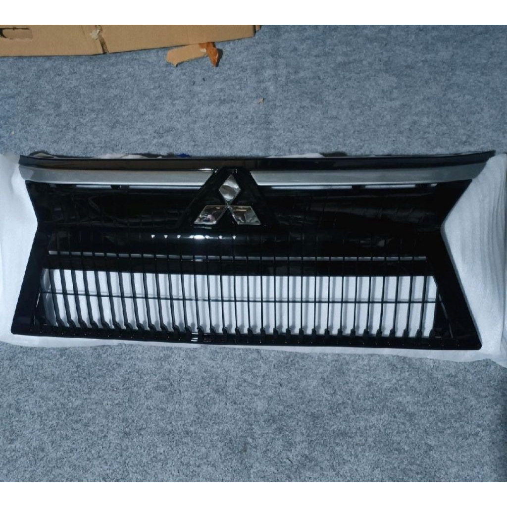 grill Mitsubishi xpander ultimate 2025 original