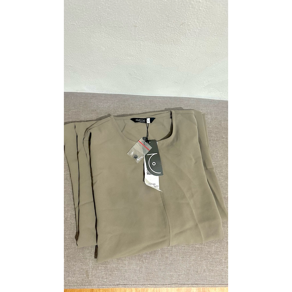 New Aljenna Saila size L