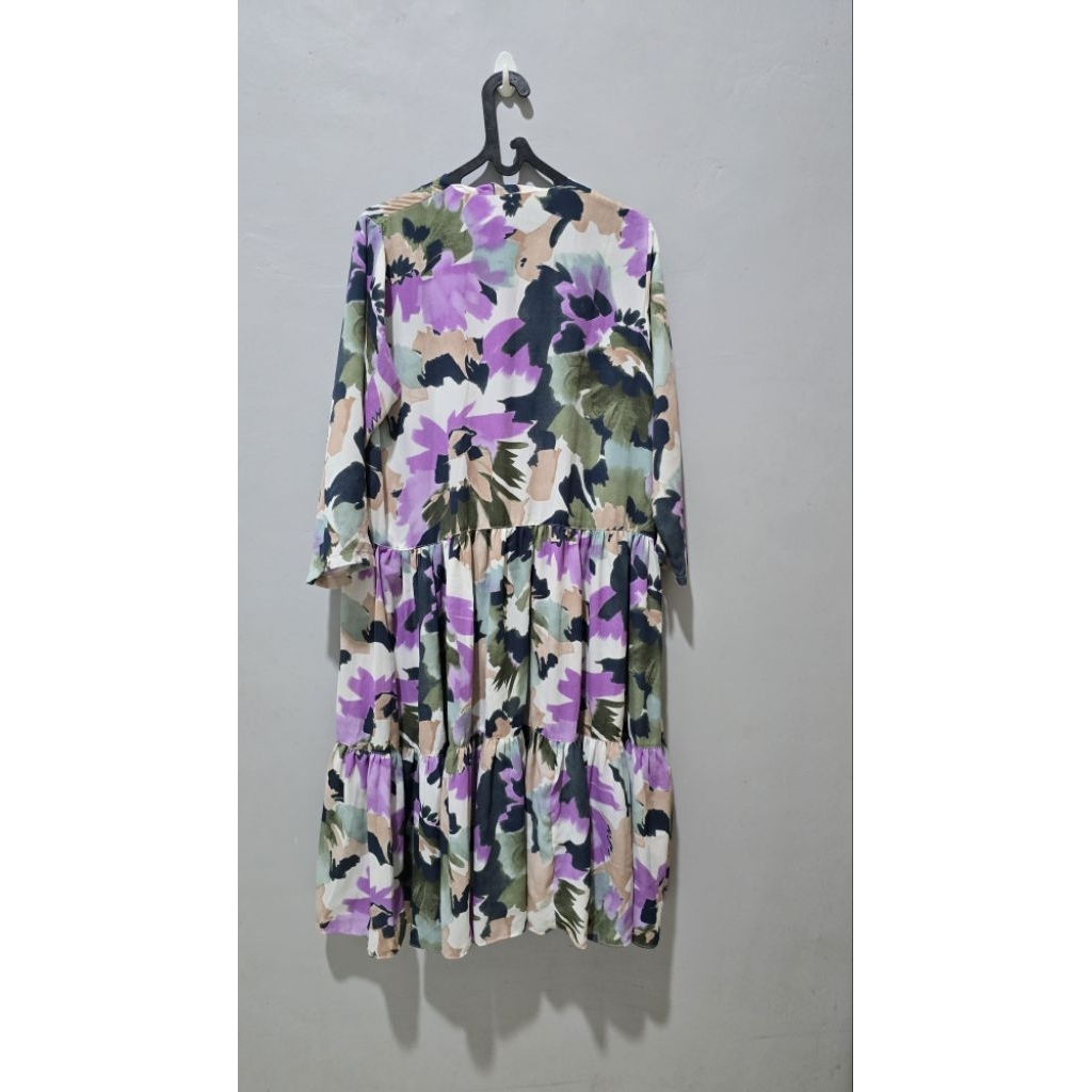 Haidee & Orlin Midi dress preloved
