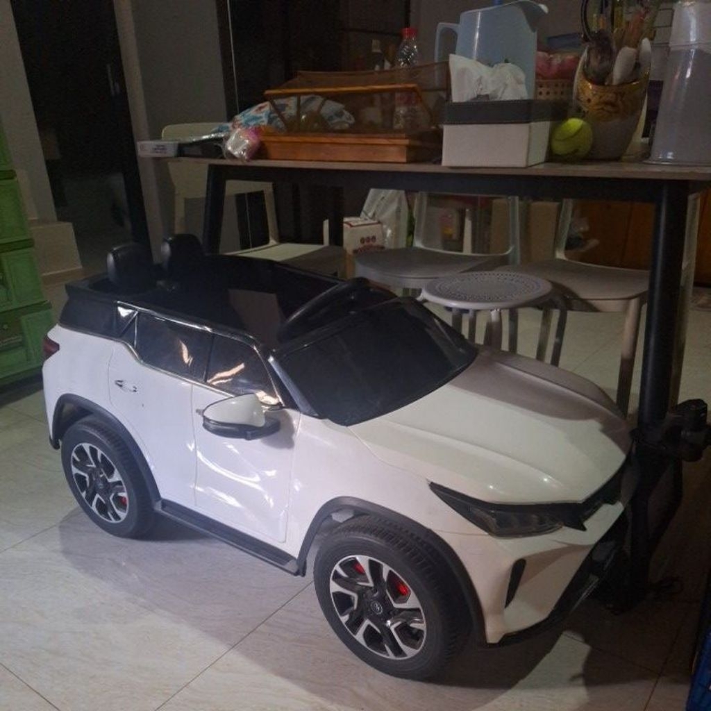 Mobil aki fortuner anak second