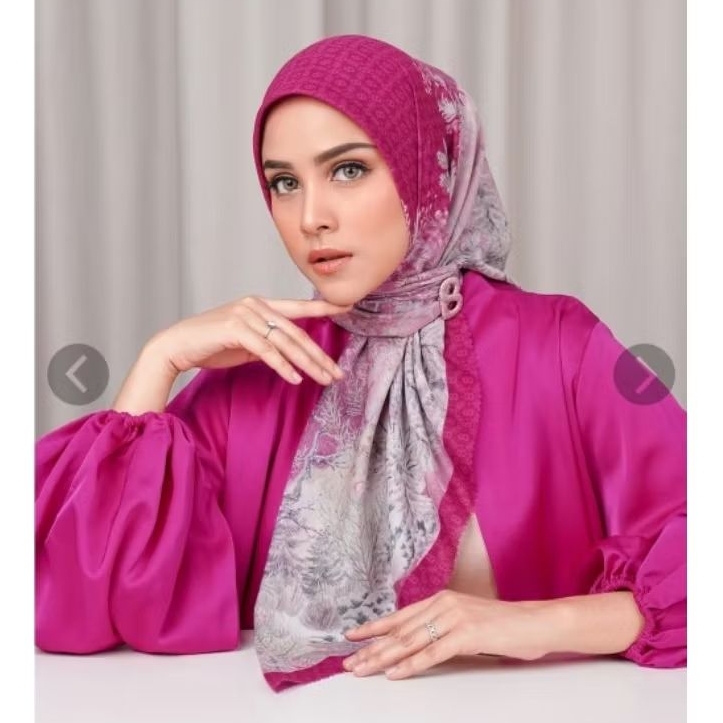 Buttonscarves Holiday Plum