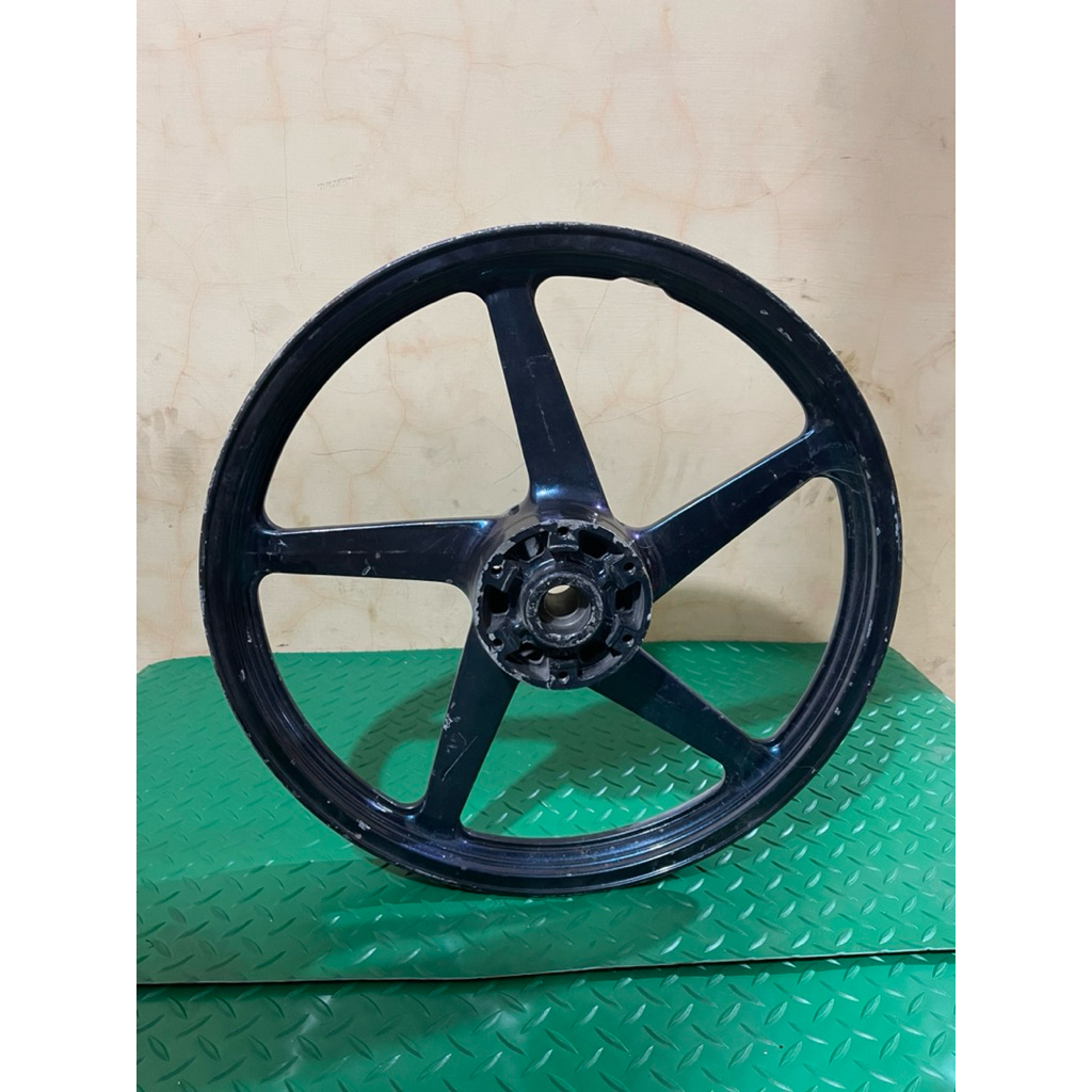 Velg depan yamaha Scorpio copotan