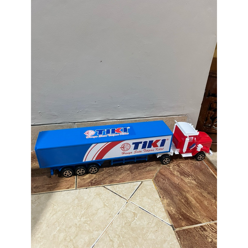 Preloved mainan anak mobil paket