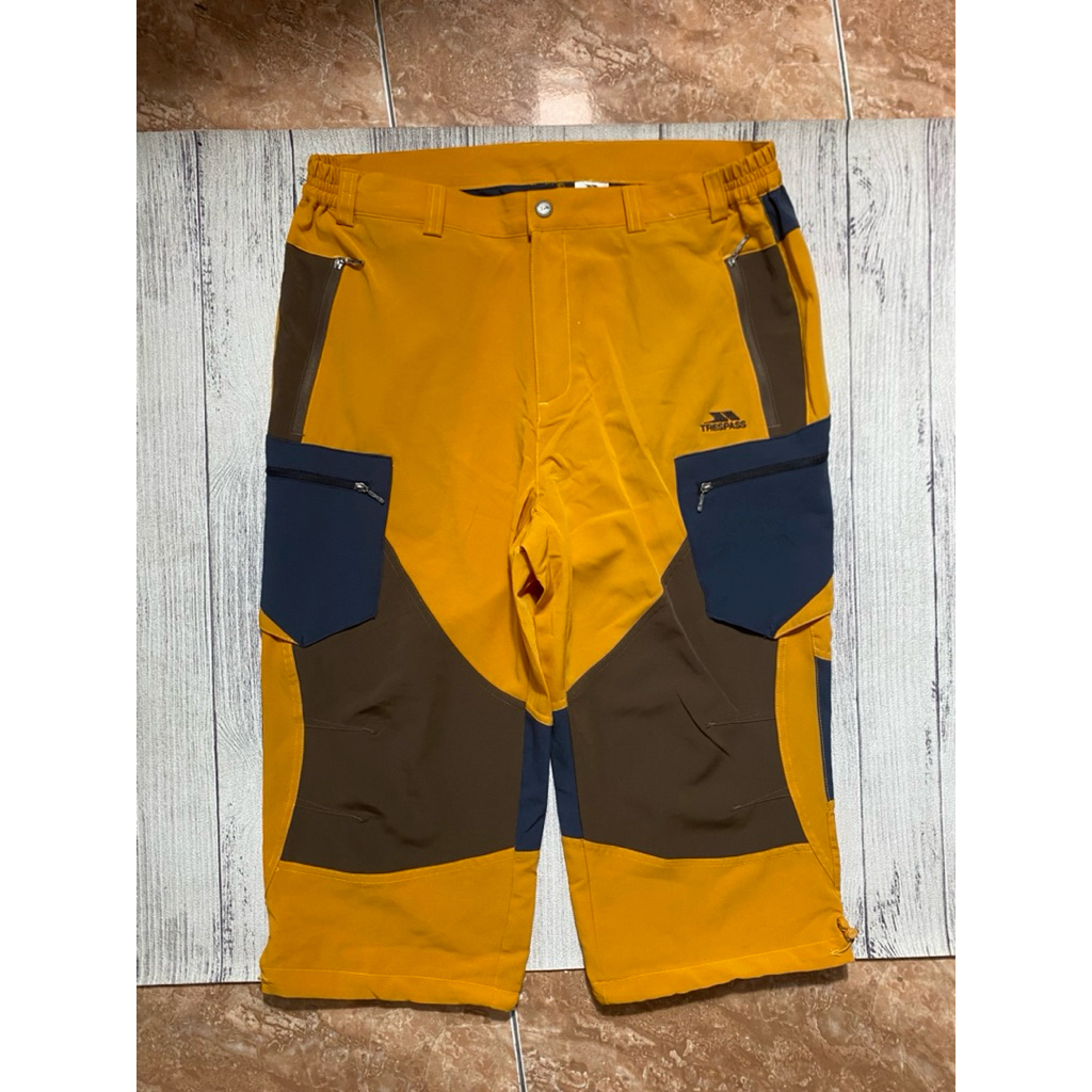 Trespass Trackpants Trespass Waterproof Outdoor Hiking Celana Hiking Tahan Air dengan Desain Multico