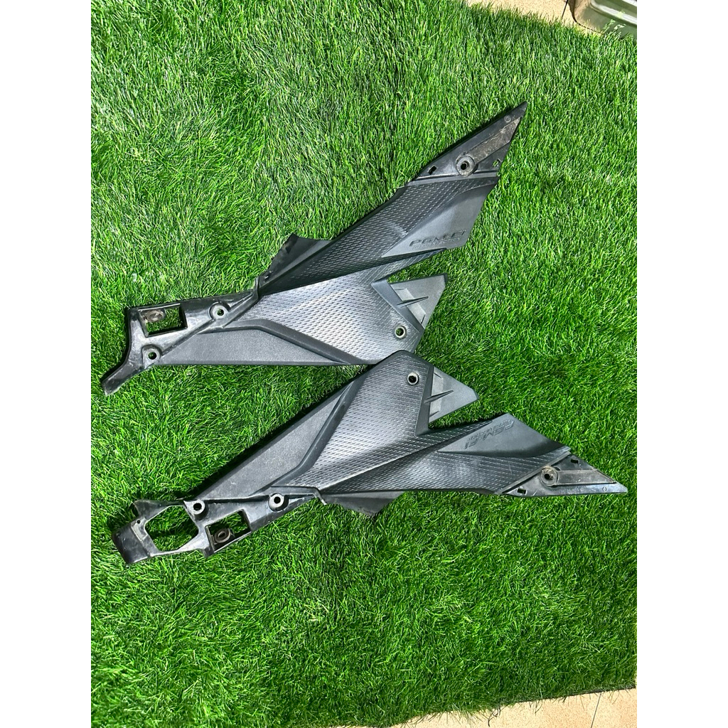 Tepong cover box samping tepong samping cb150R new original