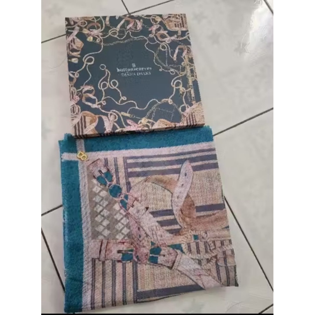 Buttonscarves chain series murah