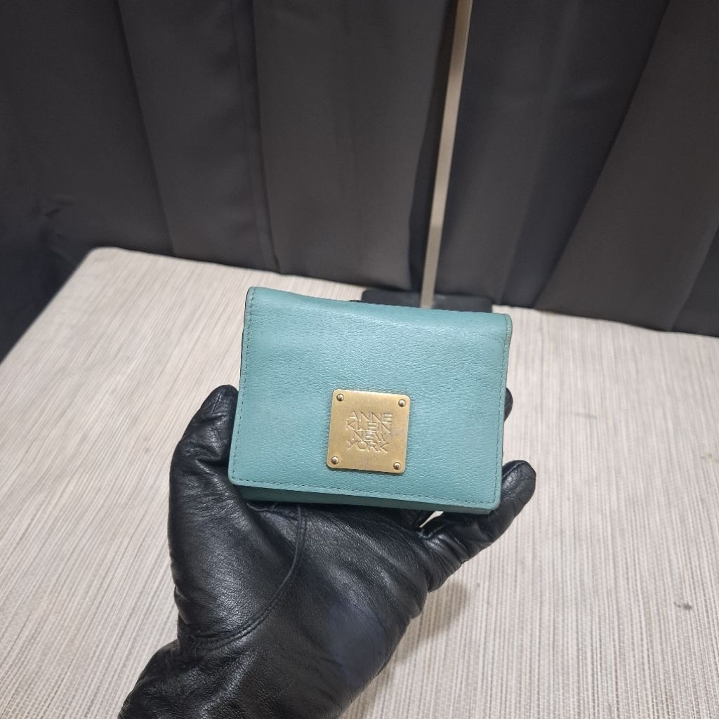 Anne Klein NY Trifold Dompet Lipat in Tosca