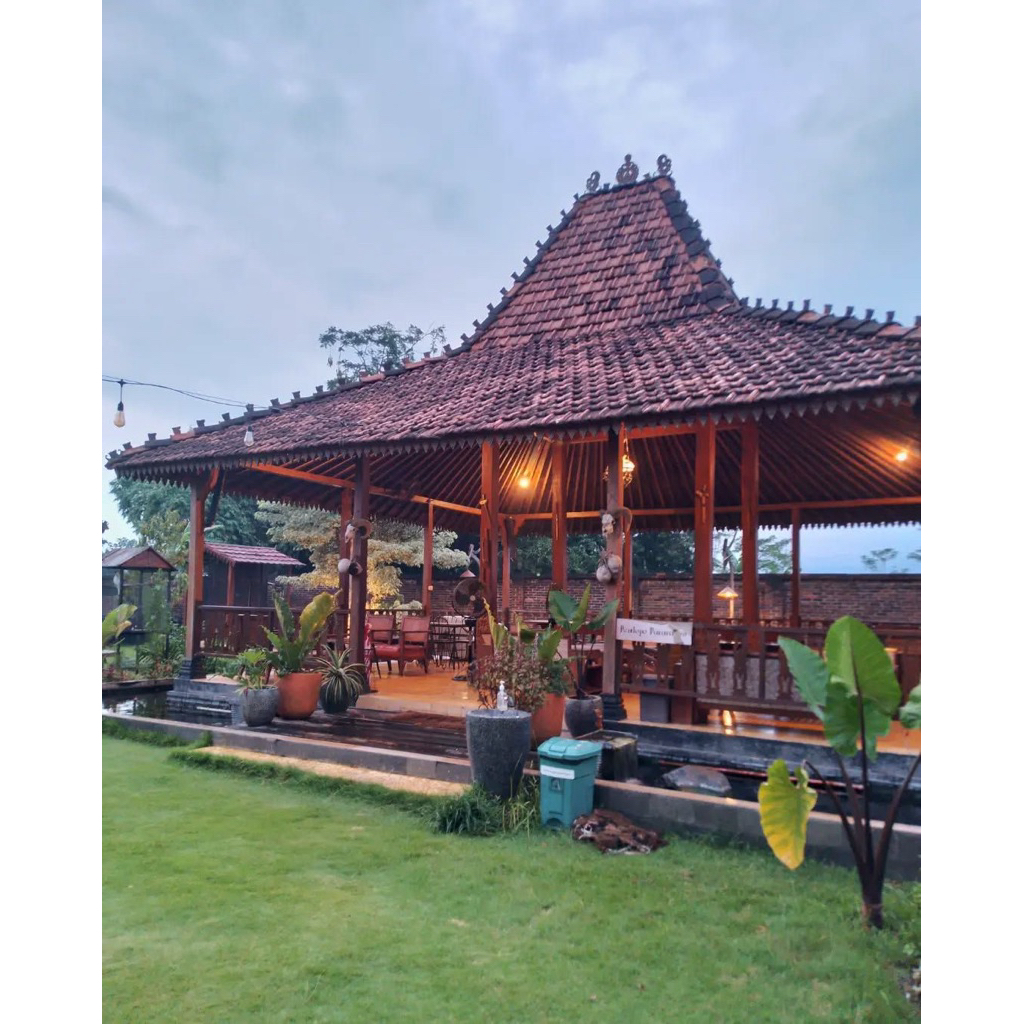 Pendopo Rumah Joglo Kayu Jati Tua