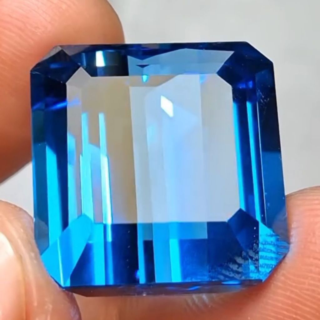 Natural Blue Topaz Elektrik Swiss Blue 38.85ct Super Big Size Full of Luster
