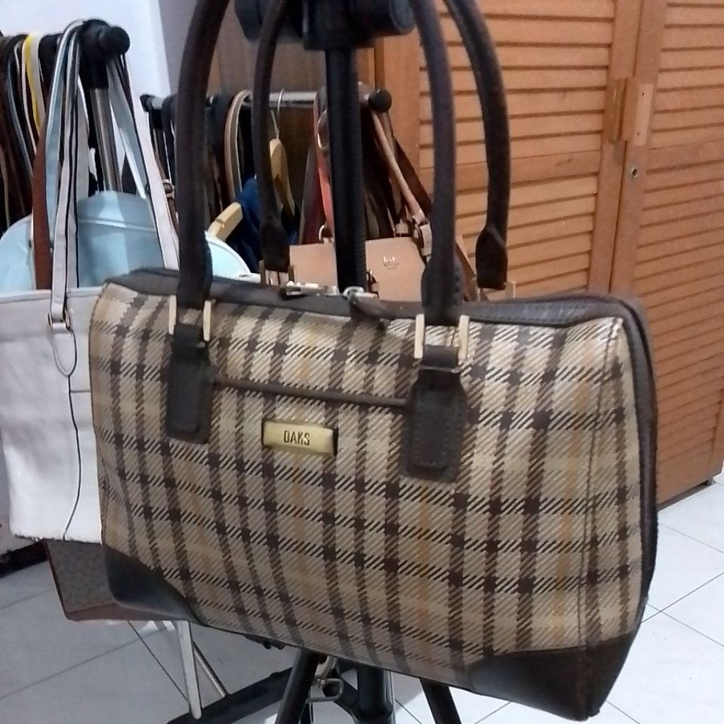 Tas Kulit Asli Wanita Brand DAKS minus...