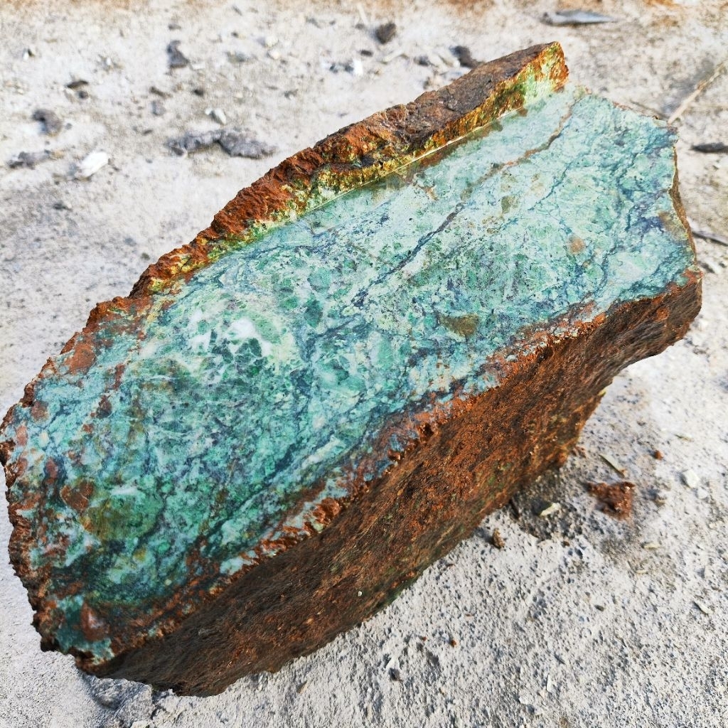 Bongkahan batu pirus biru 6.5kg