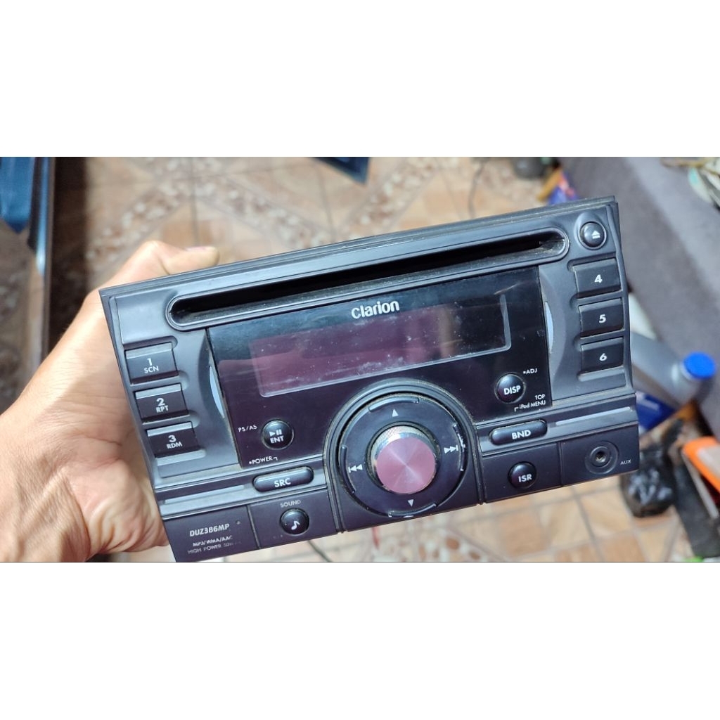 HU Clarion Ex Livina