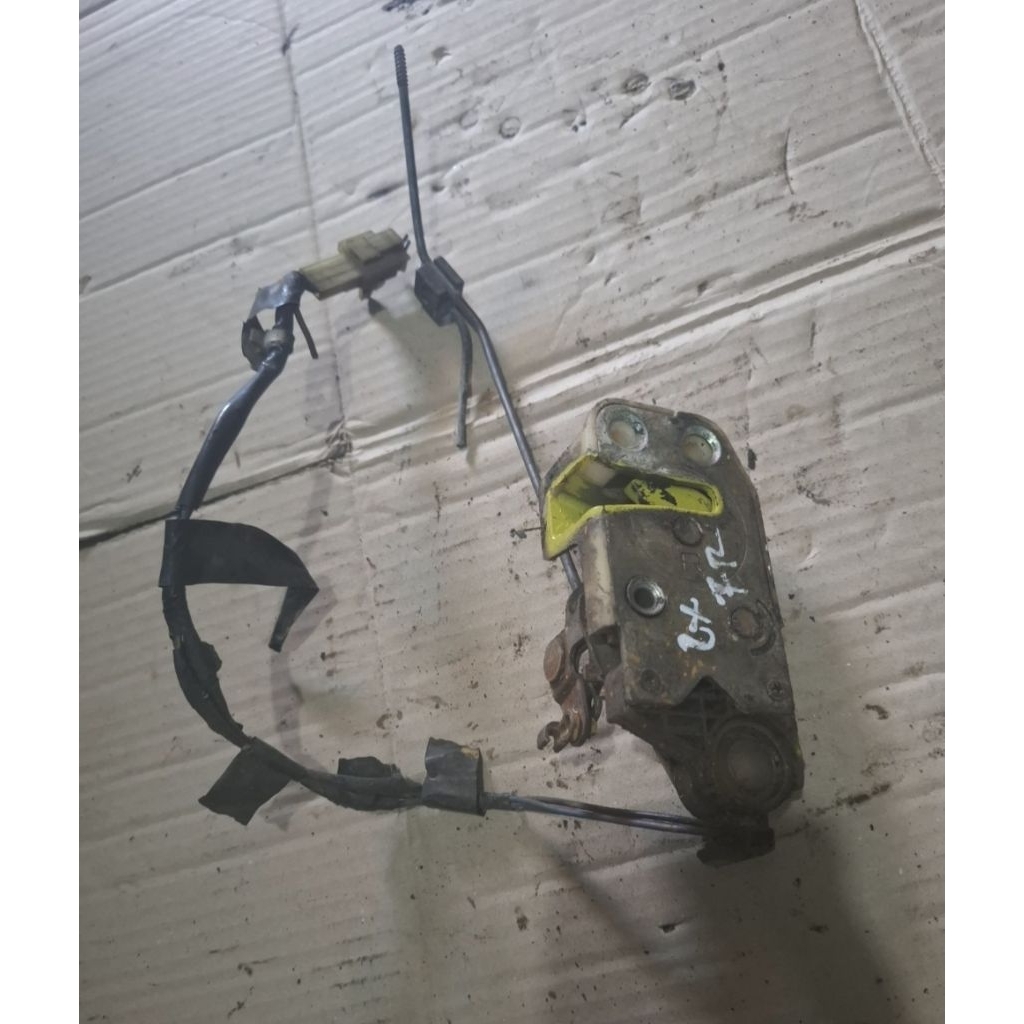 door lock doorlock kunci pintu depan kanan civic lx grand civic 88-92