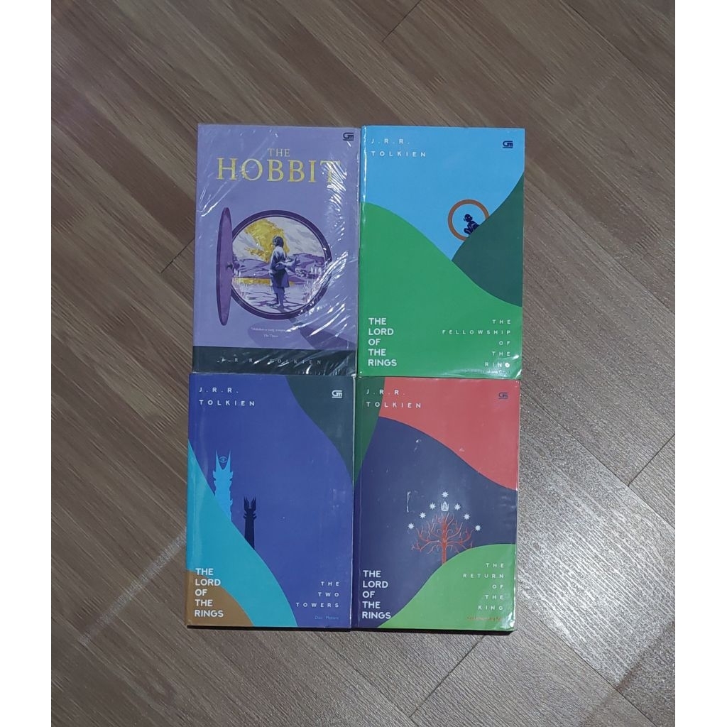 Novel Middle Earth/The Lord of the Rings Box Set (The Hobbit, The Fellowship of the Ring/Sembilan Pe
