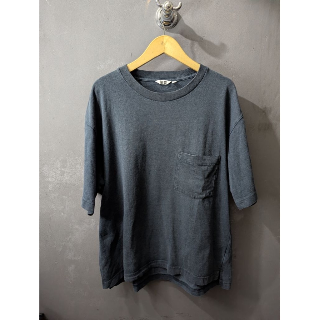 Kaos Uniqlo U Dark grey pocket original Size XL oversized