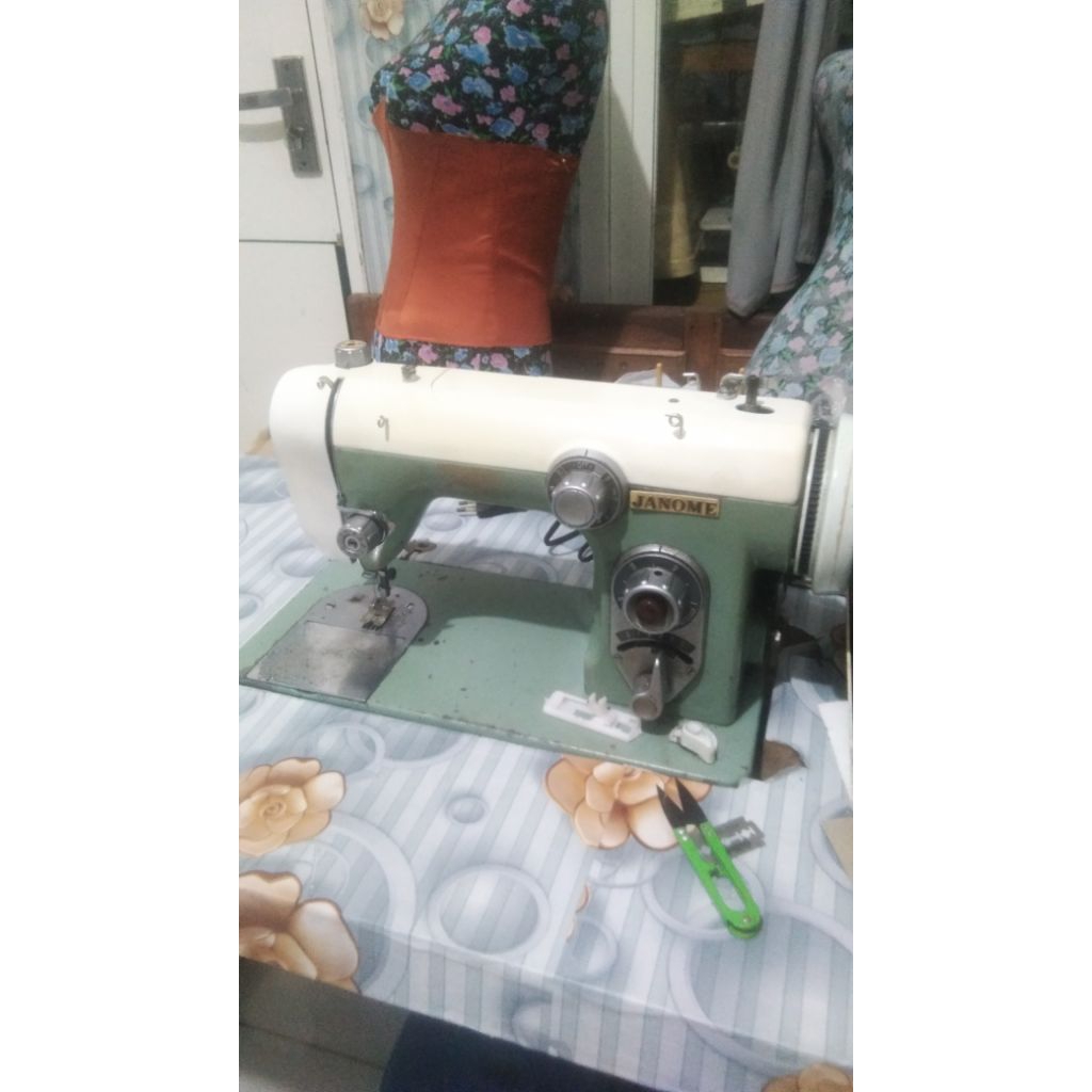 mesin jahit janome