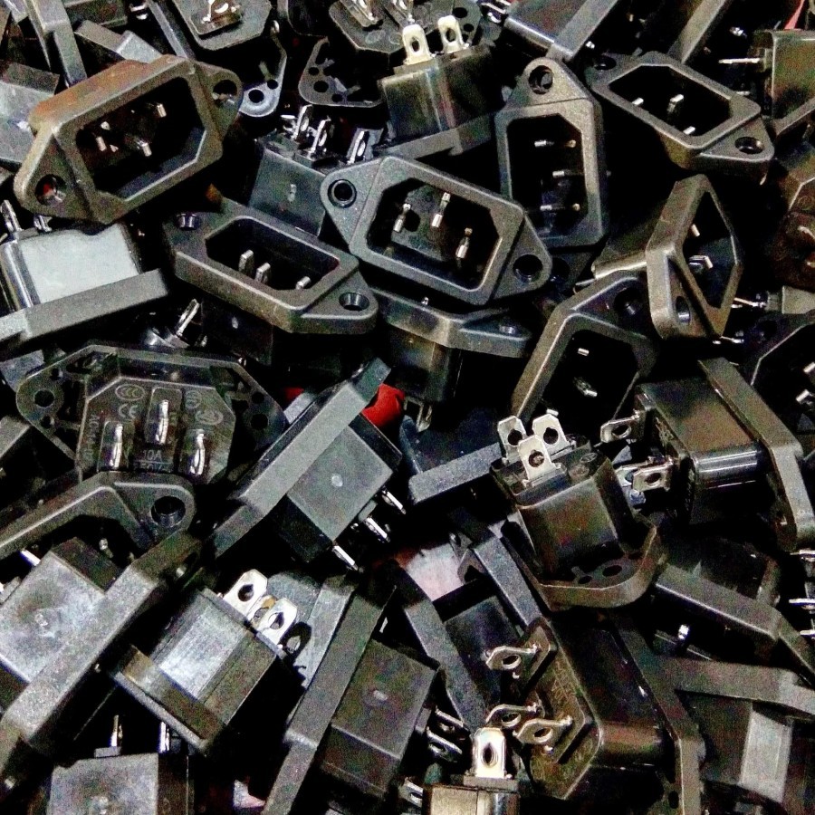 Socket AC In Besar / Soket 3 Pin Listrik Power Bodi