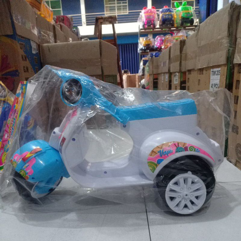 MAINAN VESPA MUSIK & VESPA HELM ( FD 303 & FD 307 ) MUSIK & NON MUSIK