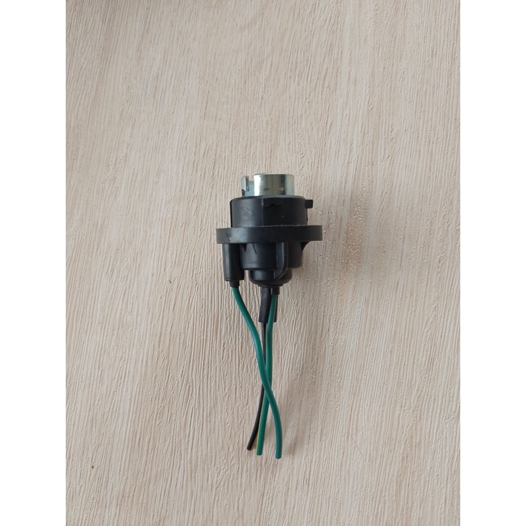 Socket Fitting Lampu Stop Rem Soket Lampu Belakang Motor Mobil Universal