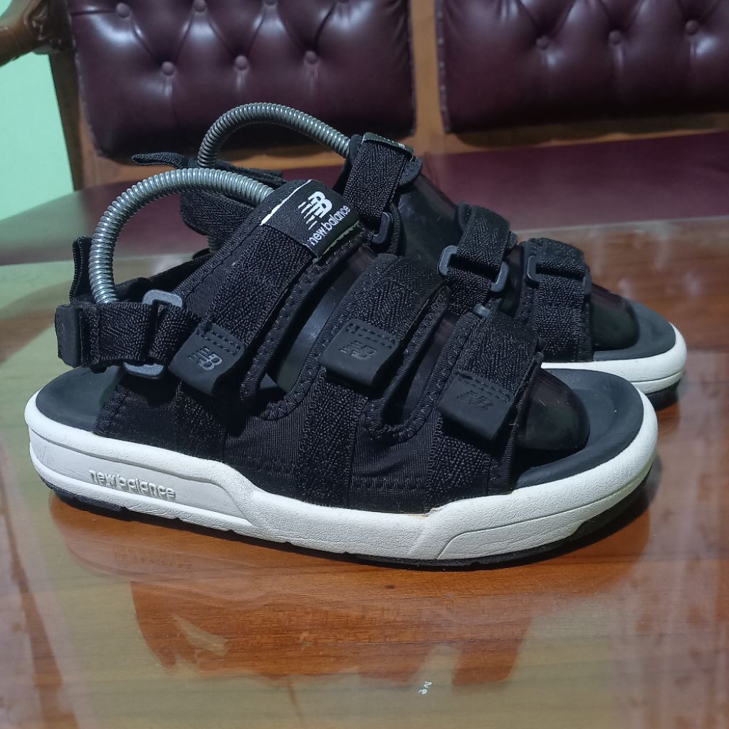 NEW BALANCE CARAVAN SANDAL PRIA WANITA SECOND BRANDED