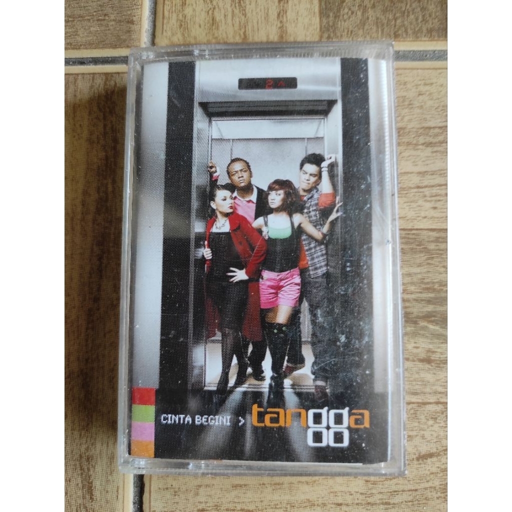 kaset pita TANGGA "cinta begini"