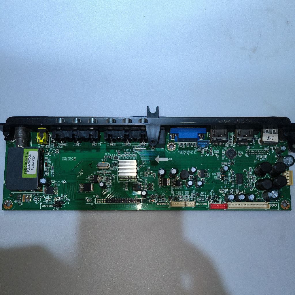 mainboard tv Polytron PLD32D700 original copotan dari layar rusak