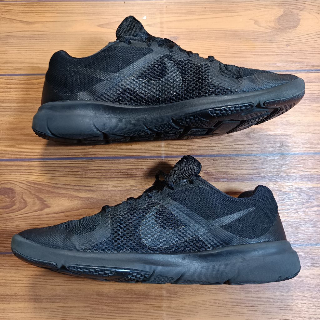 Sepatu Running Nike Original Second Fullblack size 42,5