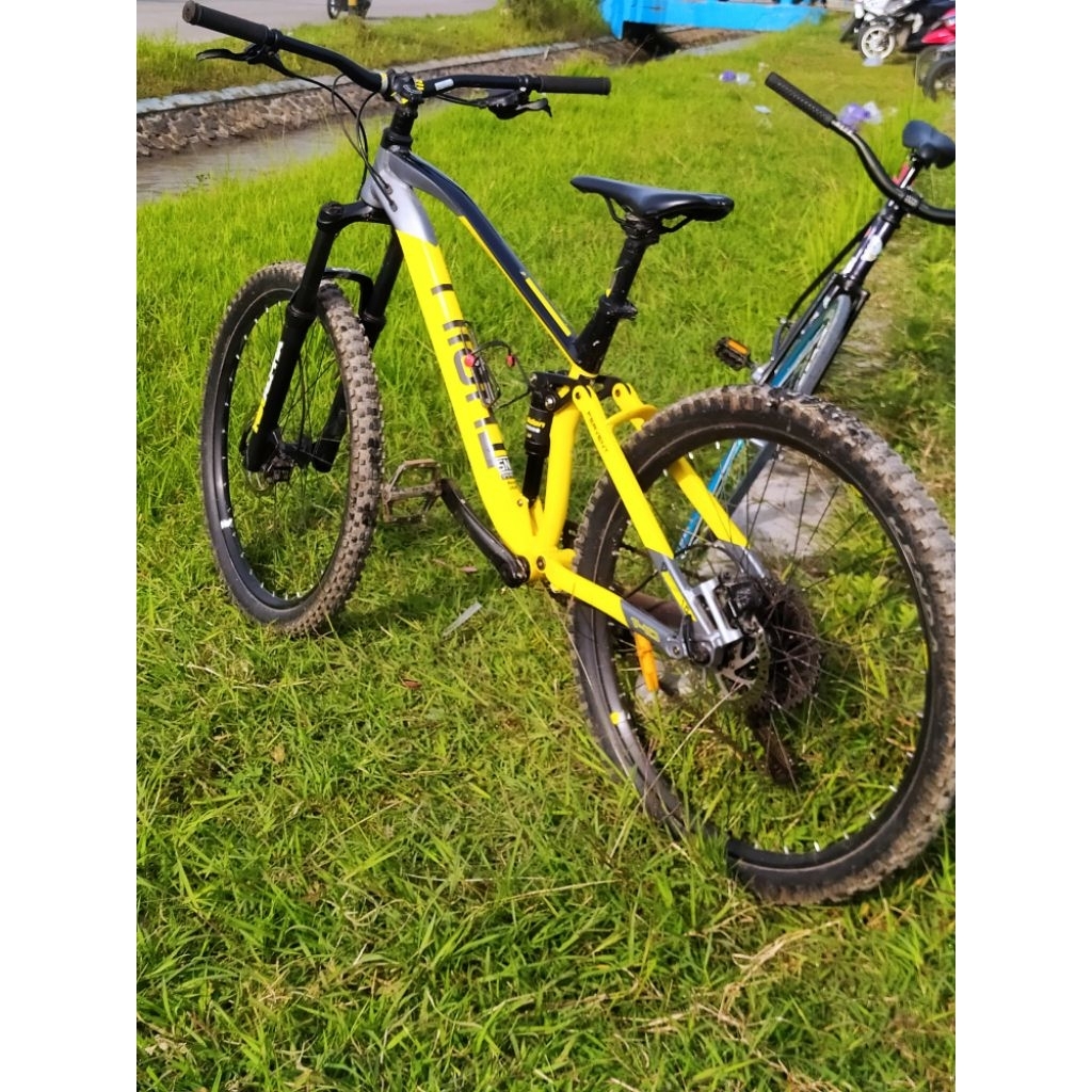 sepeda thrill fervent 140 standar deore 10speed