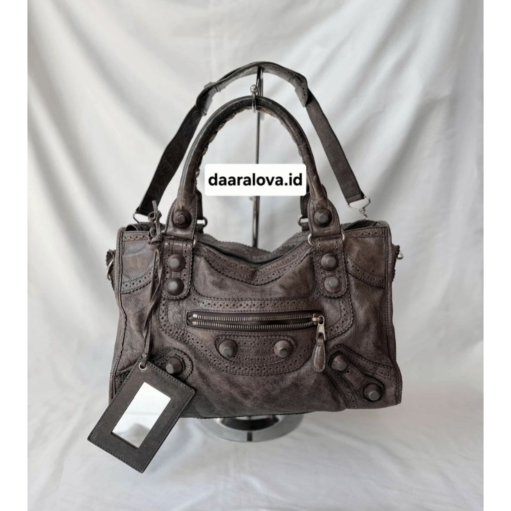 balenciaga city spek auth nih