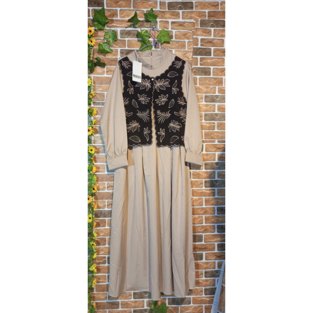 GAMIS/DRESS COKSU VEST HITAM MOOZA LD 110-120