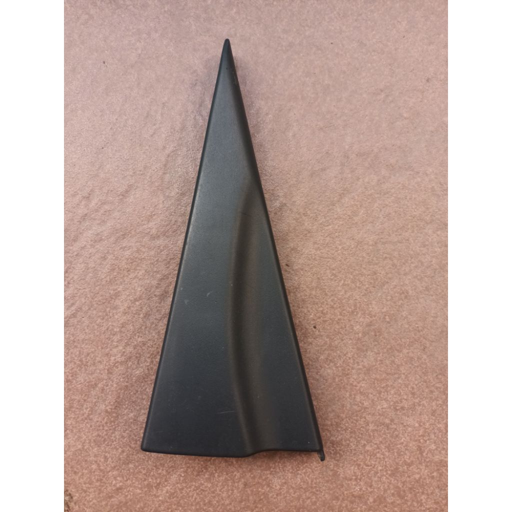 Garnis Segitiga Pintu Belakang Kiri Jazz gd3