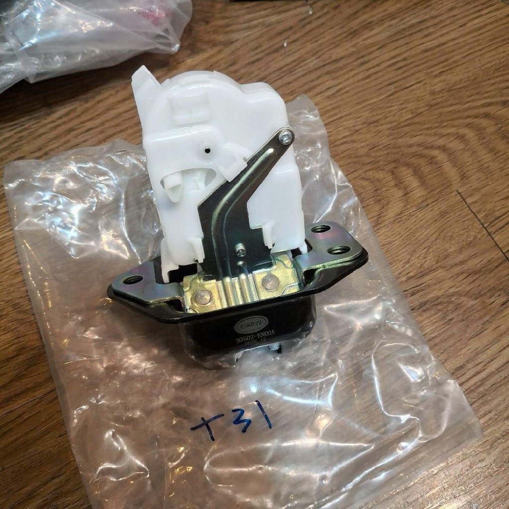 DOORLOCK BAGASI BELAKANG NISSAN XTRAIL T31