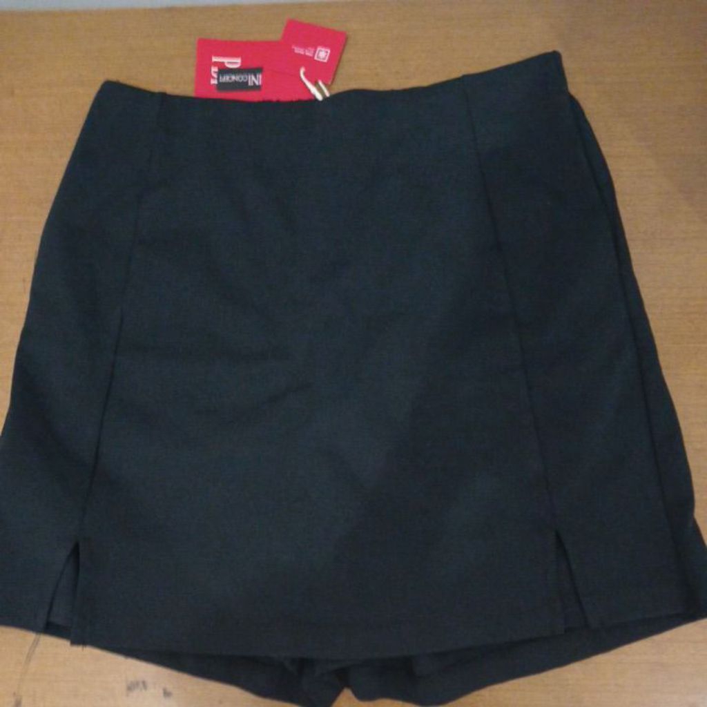 Rok celana tennis padini malaysia