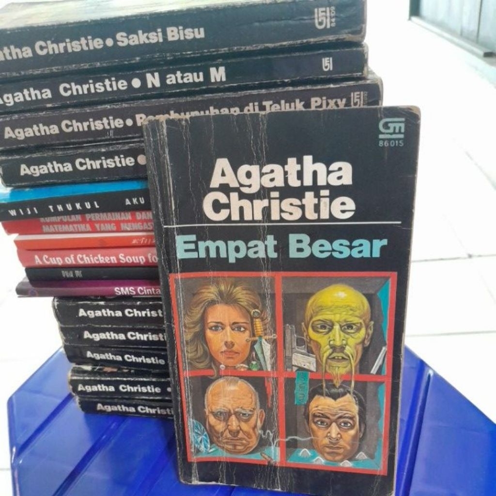 AGATHA CHRISTIE EMPAT BESAR BUKU BEKAS